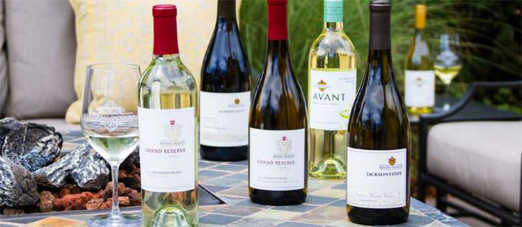 Ullom倍感自豪的还有其酿造的Vintner’s Reserve chardonnay